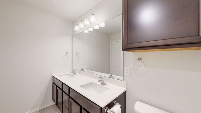 Building Photo - 2 WEEKS FREE RENT + $1,750 A MONTH!