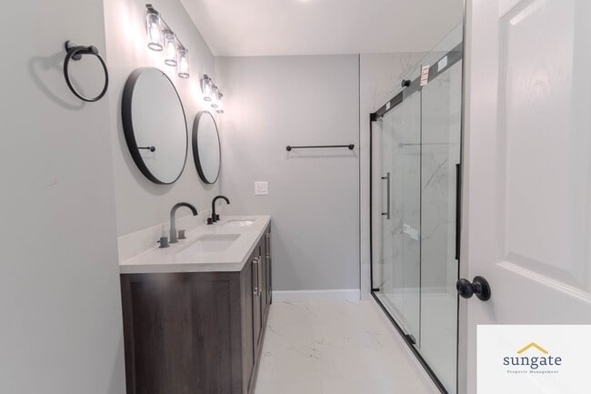 Building Photo - 11319 Harding Rd