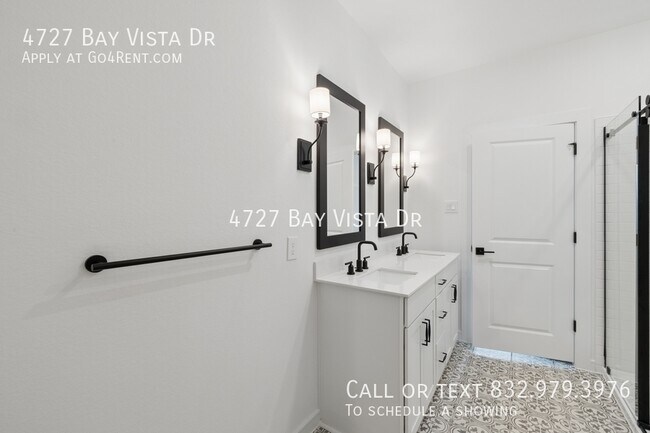 Building Photo - 4727 Bay Vista Dr