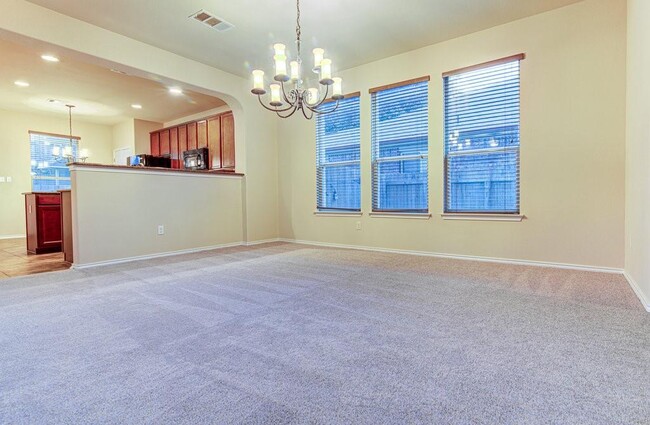 Building Photo - 1808 McClannahan Dr