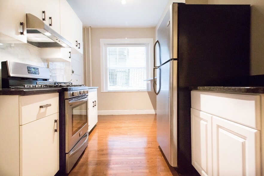 Building Photo - 176 Winthrop Rd