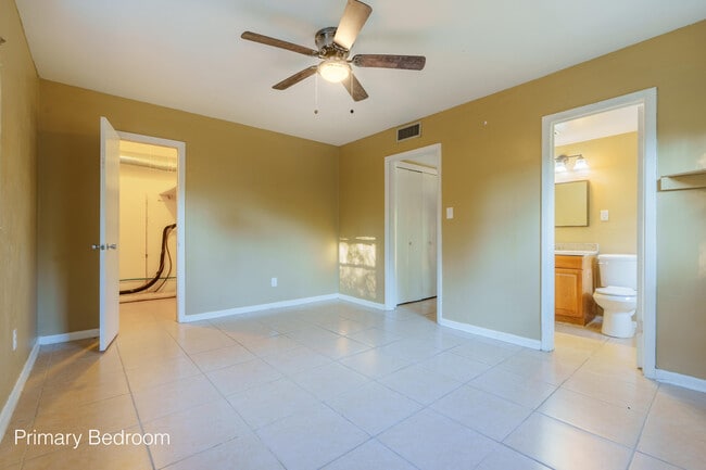 Building Photo - 3515 NW 8th Ave