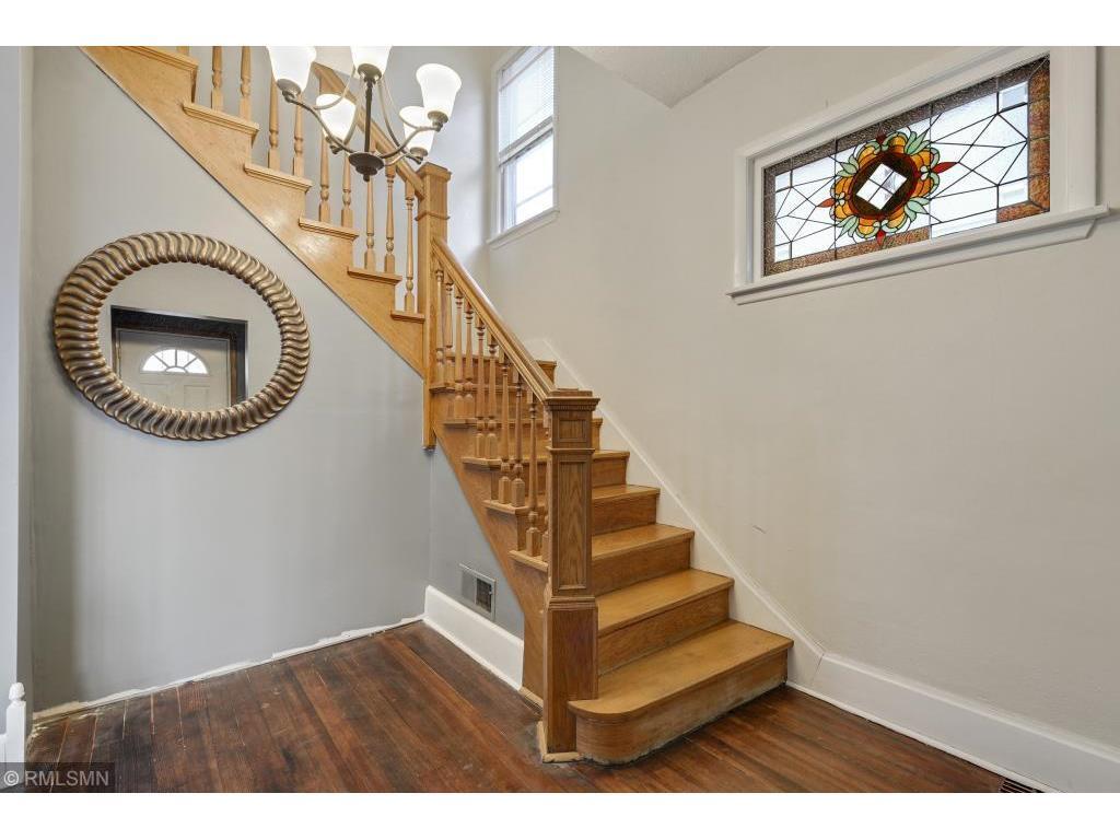 Building Photo - 1522 Minnehaha Ave W