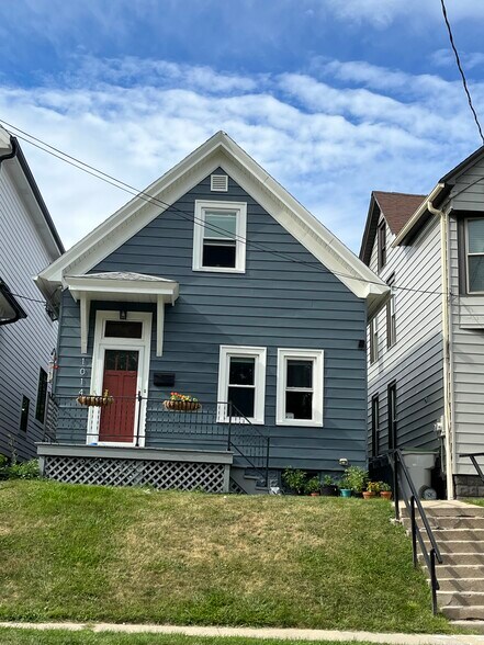 Building Photo - 1014 E Pearson St