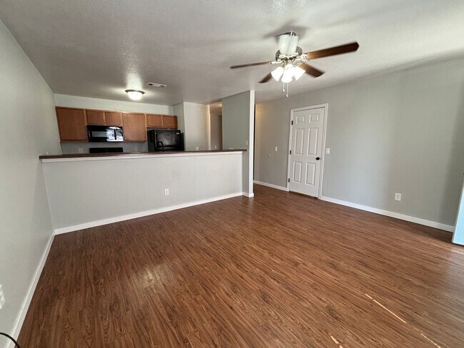 Building Photo - Modern 3-Bed, 2-Bath Duplex with Garage in...
