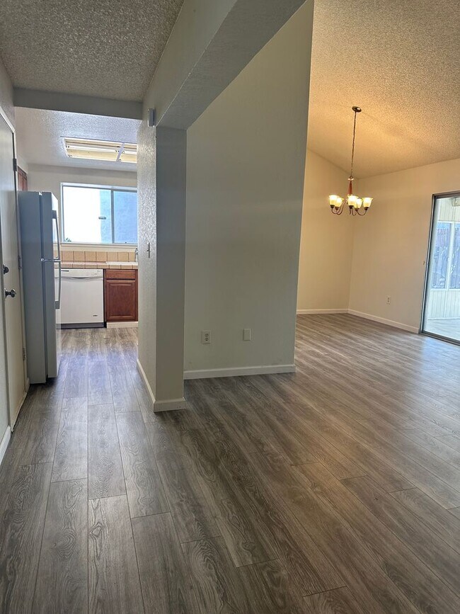 Building Photo - 3 Bedroom 2 Bath home in Vallejo
