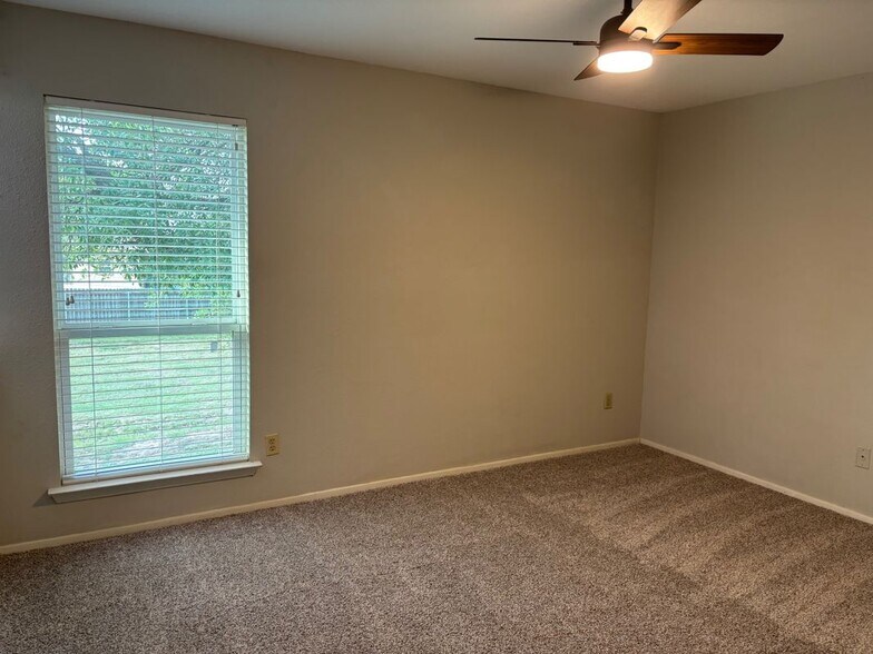 Building Photo - 10616 Mellow Meadow Dr