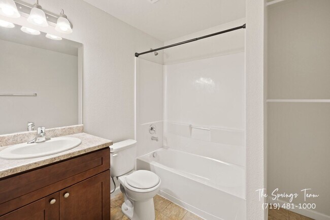 Building Photo - MODERN COMFORT IN LINCOLN COMMONS COMMUNIT...