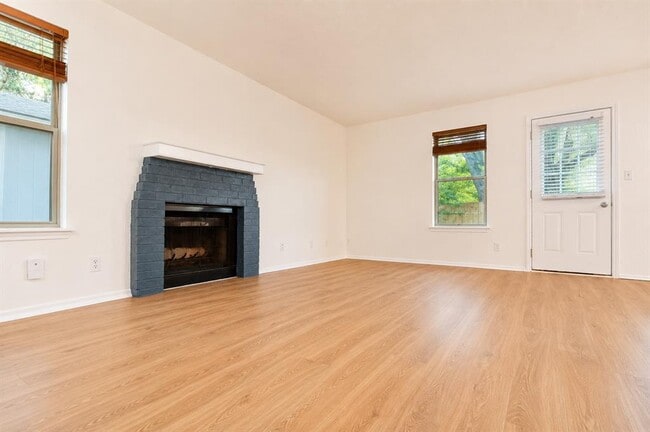 Building Photo - 8807 Springmail Cir