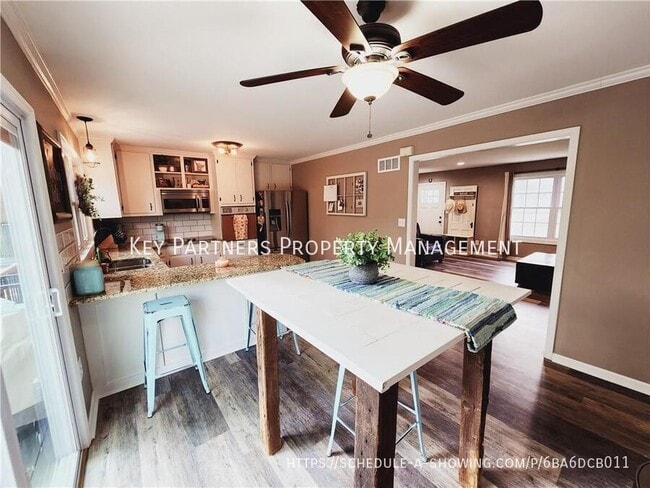 Building Photo - 5817 W 101st-