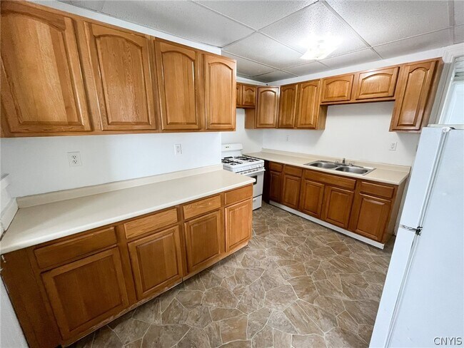 Building Photo - 911 State St