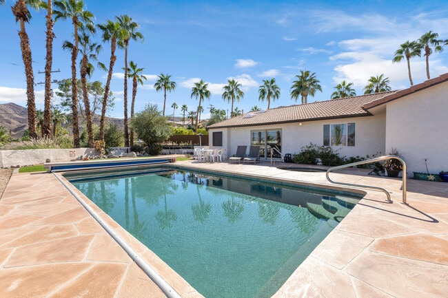 Primary Photo - 39124 Channel Dr