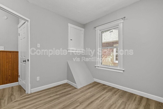 Building Photo - 40 S Hartnett Ave