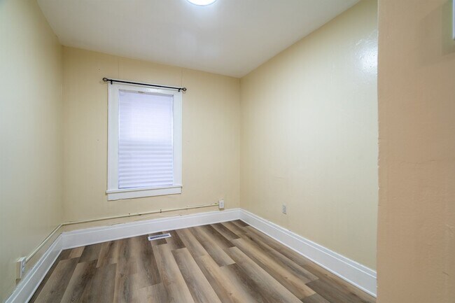 Building Photo - 86 Hawley St
