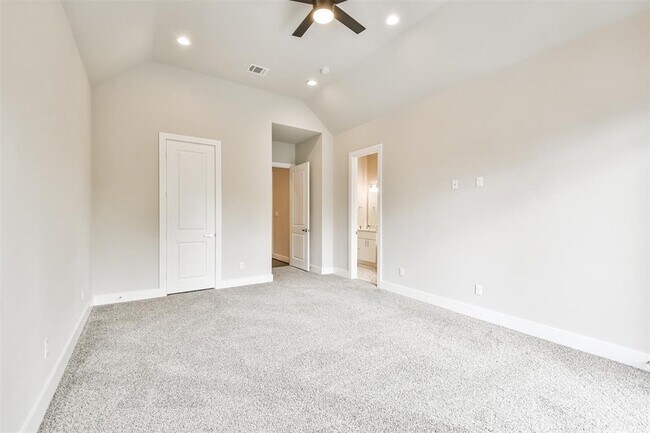 Building Photo - 810 Mansfield St