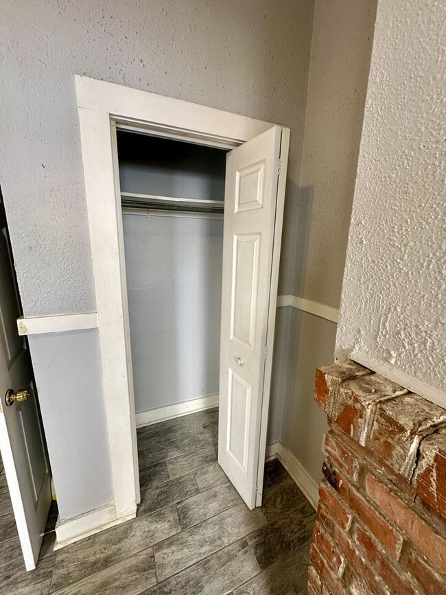 Building Photo - 1 BED | 1 BATH | PRIVATE BACK PATIO | WEST...