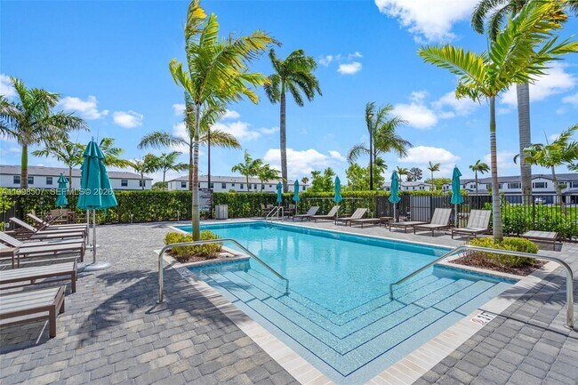 Building Photo - 4917 Oakmont Dr