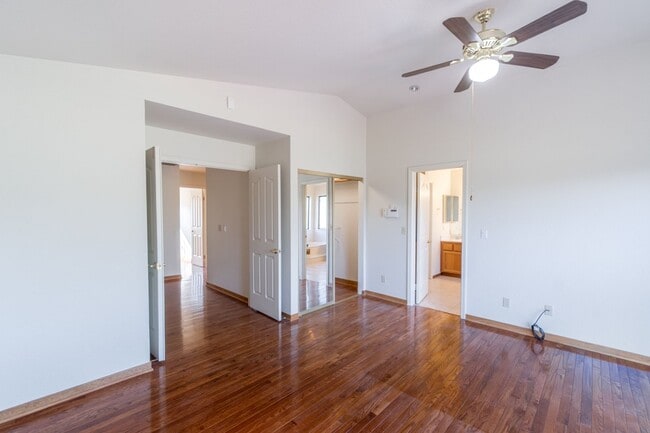 Building Photo - 2741 Seminole Dr