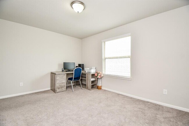 Building Photo - 2707 Dry Creek Dr