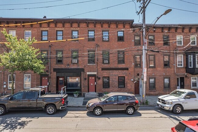 Building Photo - 61 Broadway