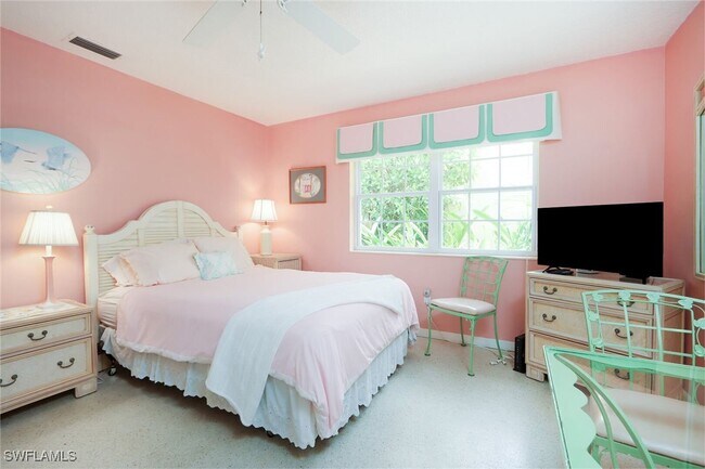 Building Photo - 361 1st Ave N