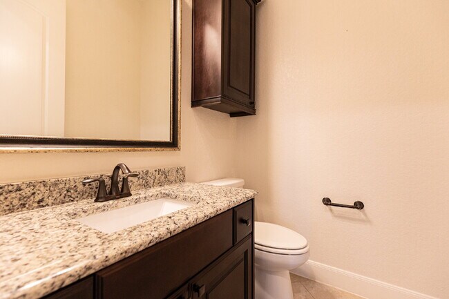 Building Photo - 5041 Country Nest