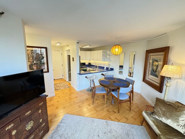 Building Photo - 1 BD / 1 BA FULLY FURNISHED UNIT IN WAIKIKI!!!