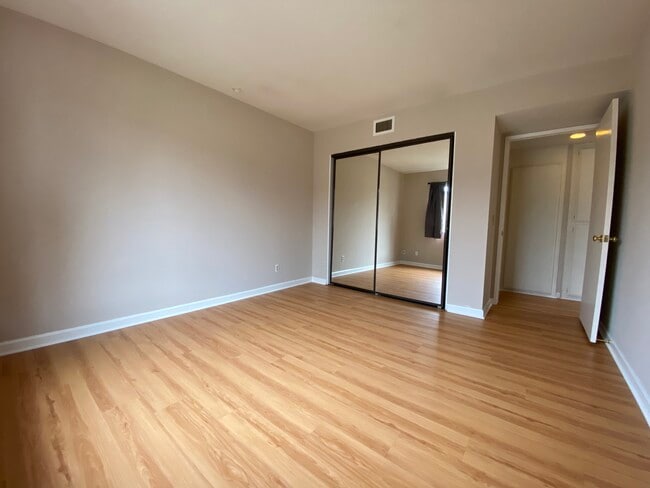 2nd bedroom - 2022 Delaware Ave