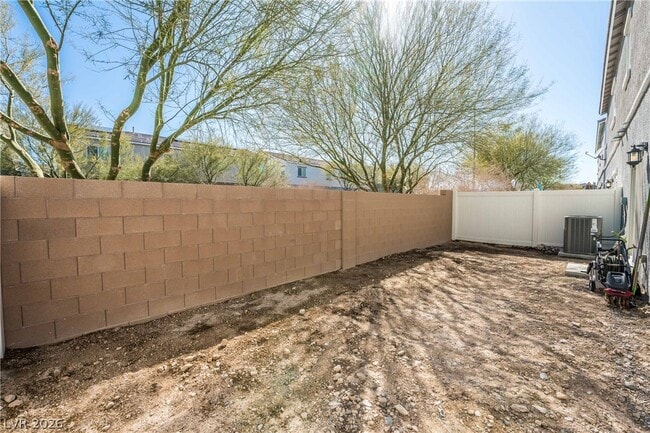 Building Photo - 2725 Rainy Meadows Ave