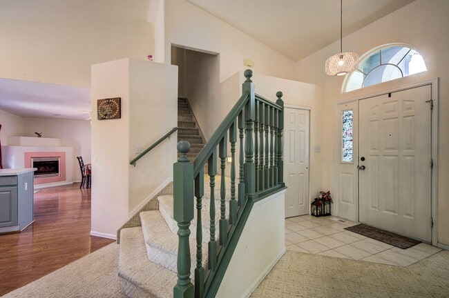 Building Photo - $2222 | 3BR/3BA | Pueblo West Gem!