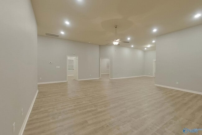 Building Photo - 10685 Bent Brook Dr