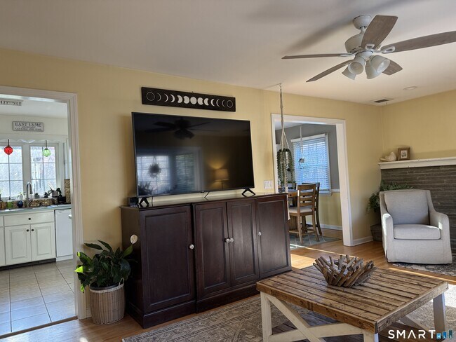 Building Photo - 15 Brookfield Dr