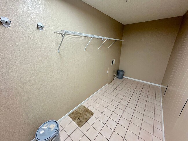 Building Photo - Northeast El Paso 3 Bed Refrig A/C with Pool!
