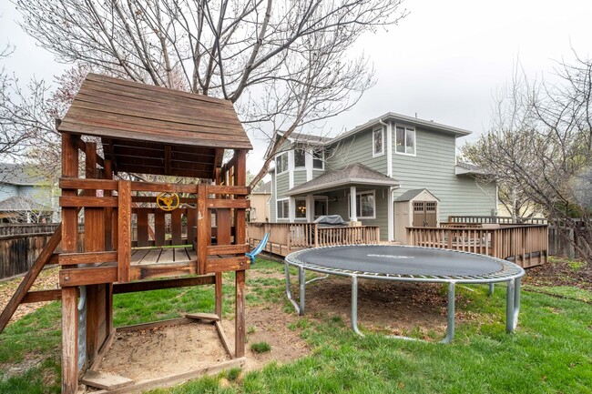 Building Photo - Gorgeous 6 bed 3.5 bath home located in Longmont, CO!