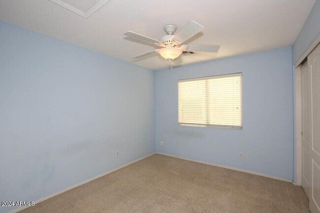 Building Photo - 7931 W Rose Garden Ln