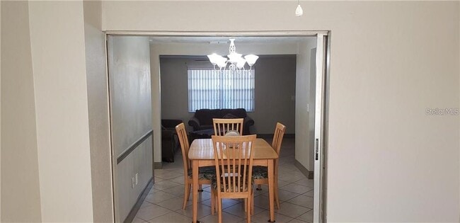 Building Photo - 3445 Wiltshire Dr