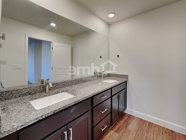 Building Photo - 5924 Verdigris Dr