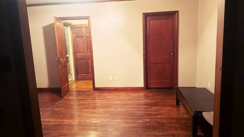 Building Photo - 2076 Midway St