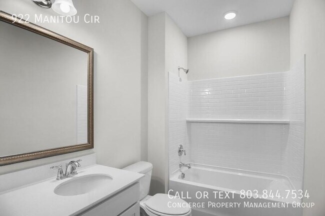 Building Photo - 922 Manitou Cir