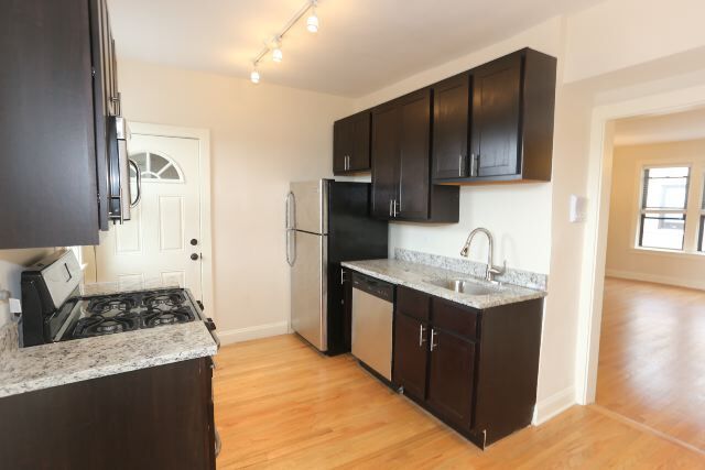 Building Photo - 4040 N Ashland Ave