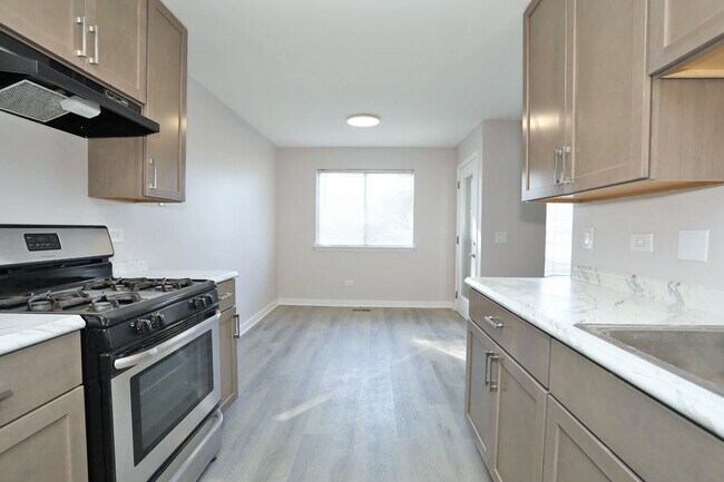 Building Photo - 675 Greenfield Ct