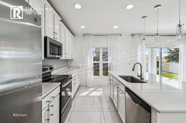 Building Photo - 218 Hydra Wy