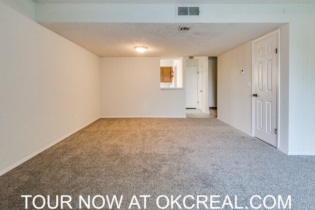 Building Photo - 1207 Lakecrest Dr