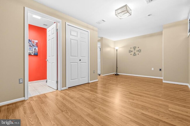 Building Photo - 6837 Malton Ct