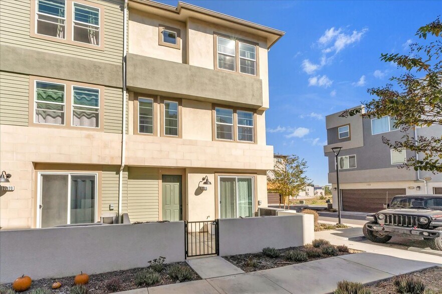 Building Photo - 27116 Vly Oak Pl