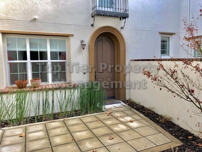Building Photo - Beautiful 2 Bd/2.5 Ba/1,730 sqft Townhouse in San Ramon available for Lease