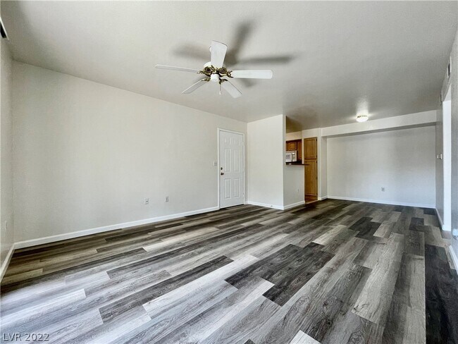 Building Photo - 555 E Silverado Ranch Blvd