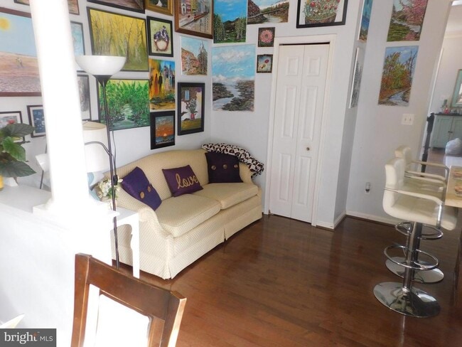 Building Photo - 337 Kirby St