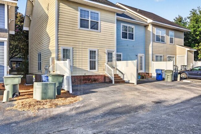 Building Photo - Townhouse in Hampton Forest