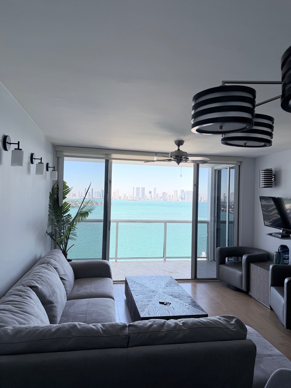 Building Photo - 1900 Purdy Ave